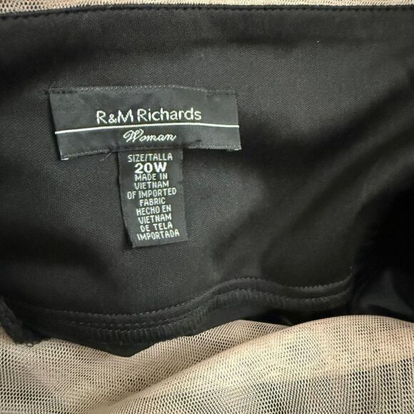 R & M Richards Plus Size Embroidered-Capelet Black Gown, NWT! Size 20W - Picture 10 of 14